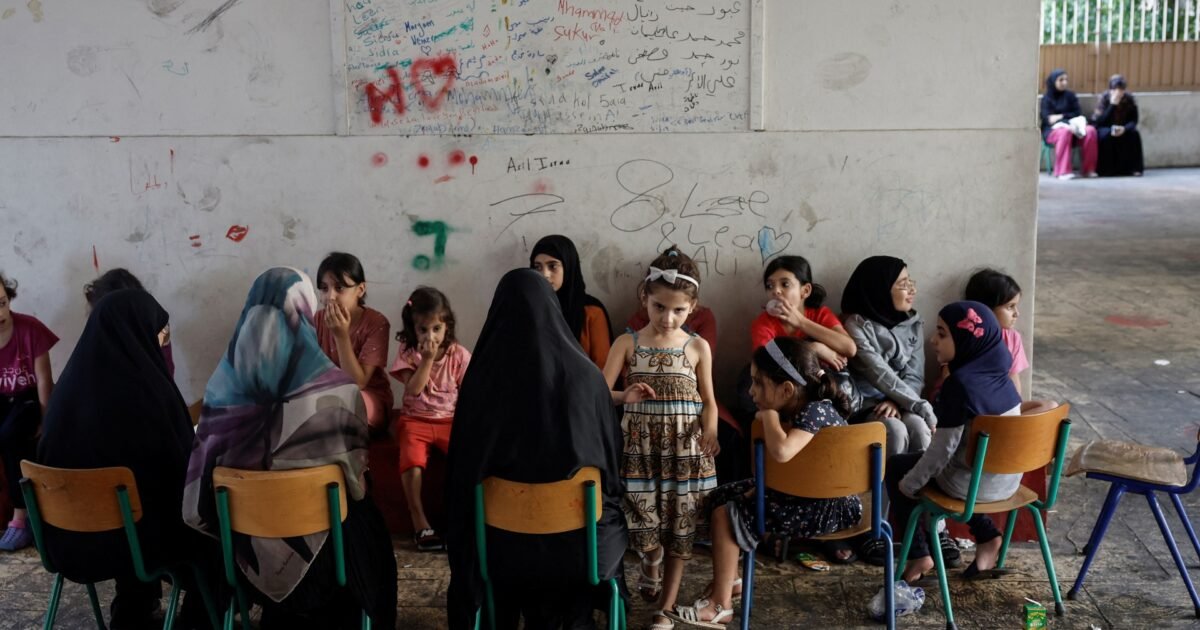 21 ألف نازح يقيمون في مدارس عامة بلبنان وفق أسوشيتد برس
