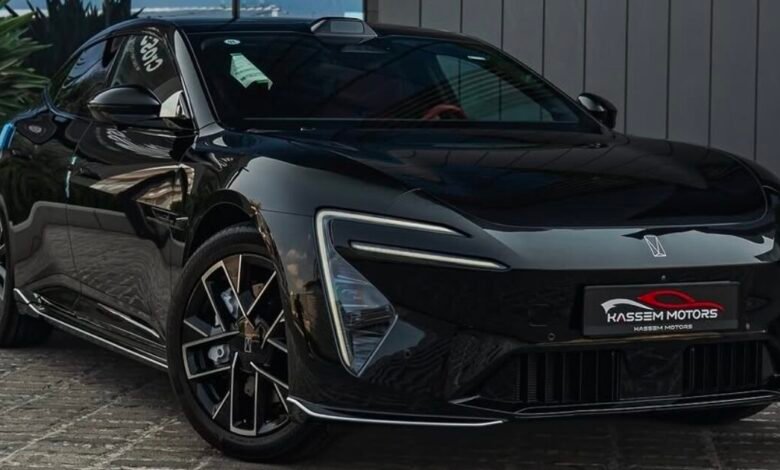Kassem Motors ضبية: كاديلاك ورينج روفر ومرسيدس على إنستغرام