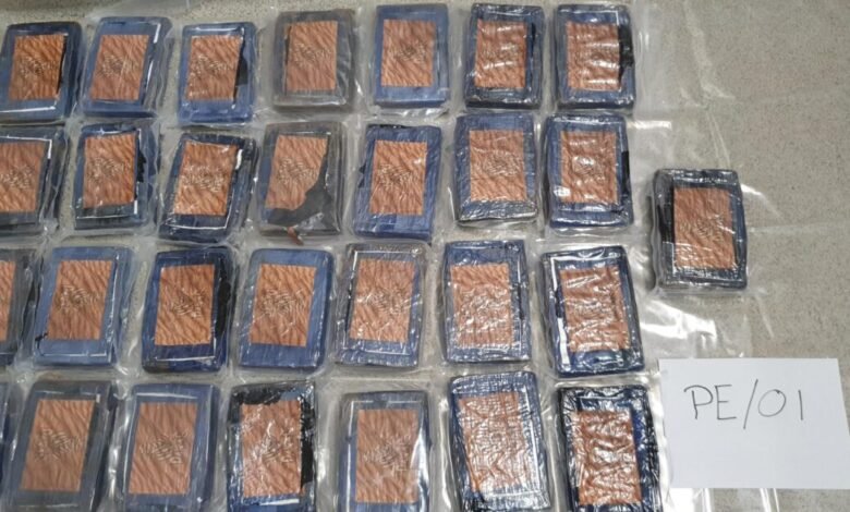إحباط محاولة إدخال 4.9 كلغ كوكايين مخلوط بمواد لاصقة عبر مطار بيروت