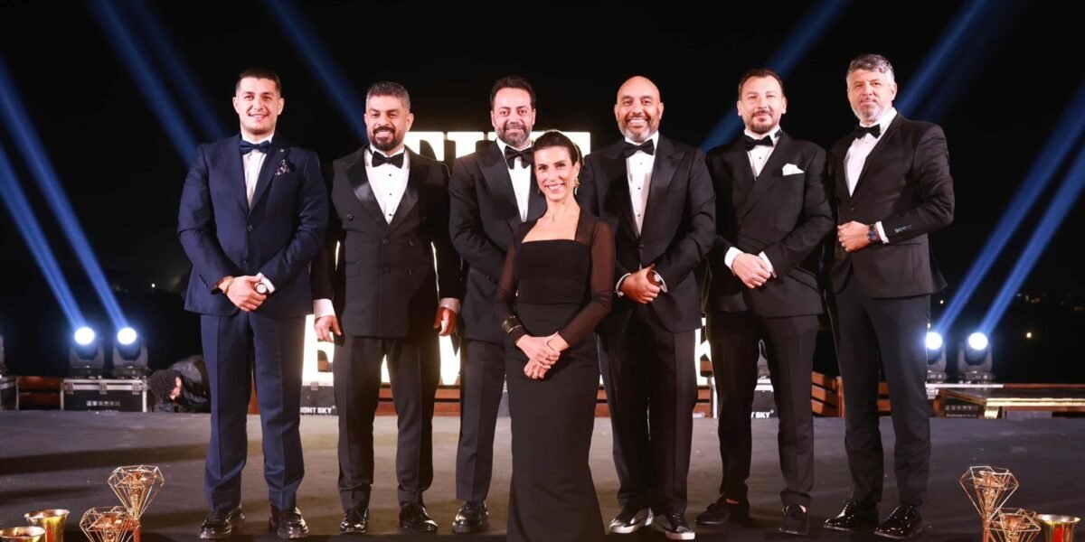 الخبير العالمي أحمد سليمان يثبت مكانته كأحد أبرز خبراء الشعر دوليًا