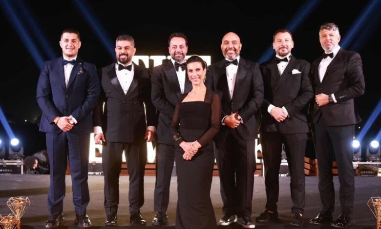 الخبير العالمي أحمد سليمان يثبت مكانته كأحد أبرز خبراء الشعر دوليًا