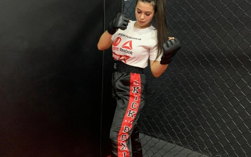 بين تعزيز الثقة بالنفس واللياقة البدنية.. الإعلامية Maya Kawas تمارس رياضة الكيك بوكسينغ/ Kickboxing بإستمرار